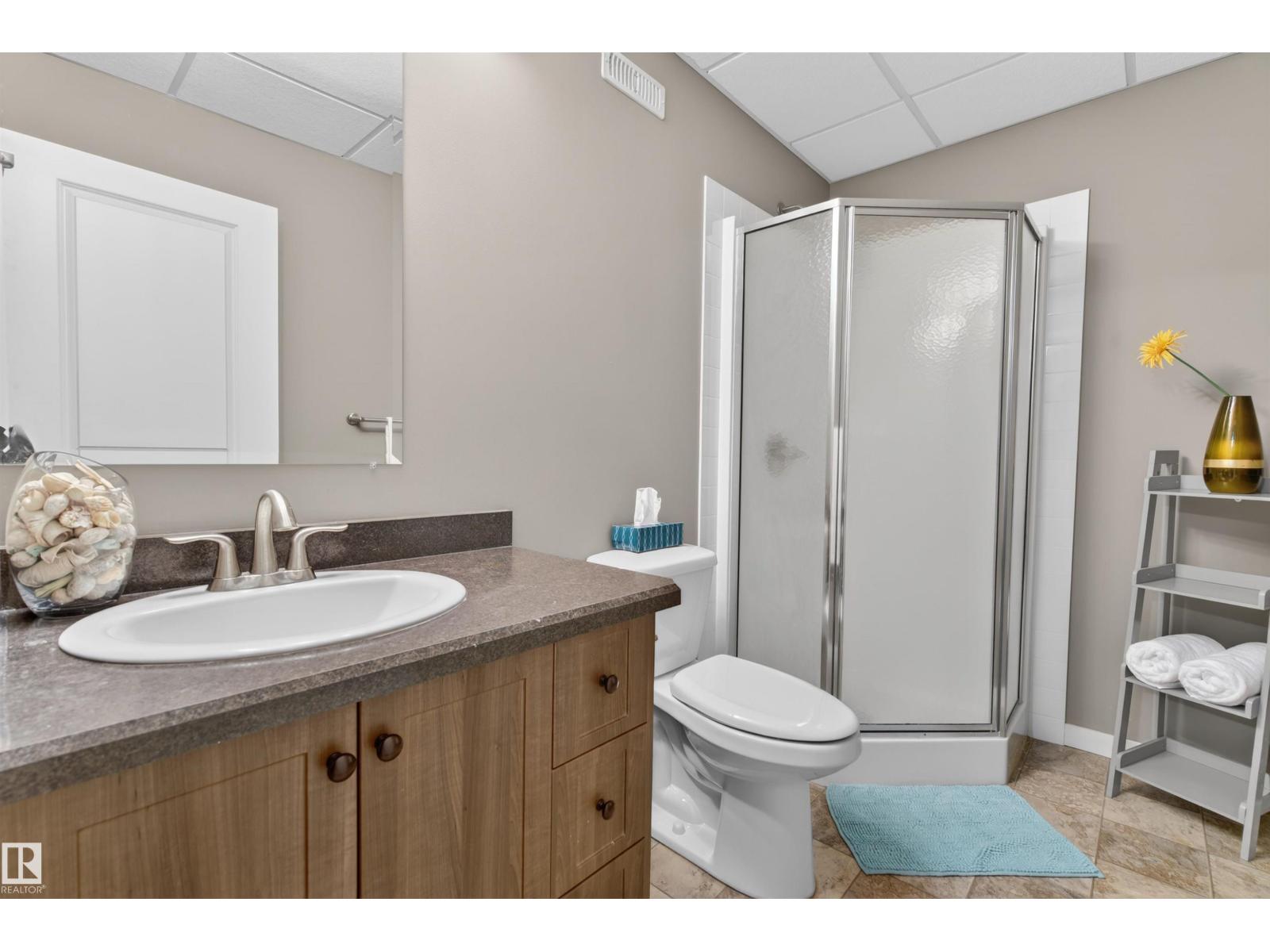 6807B 47 ST — photo 23