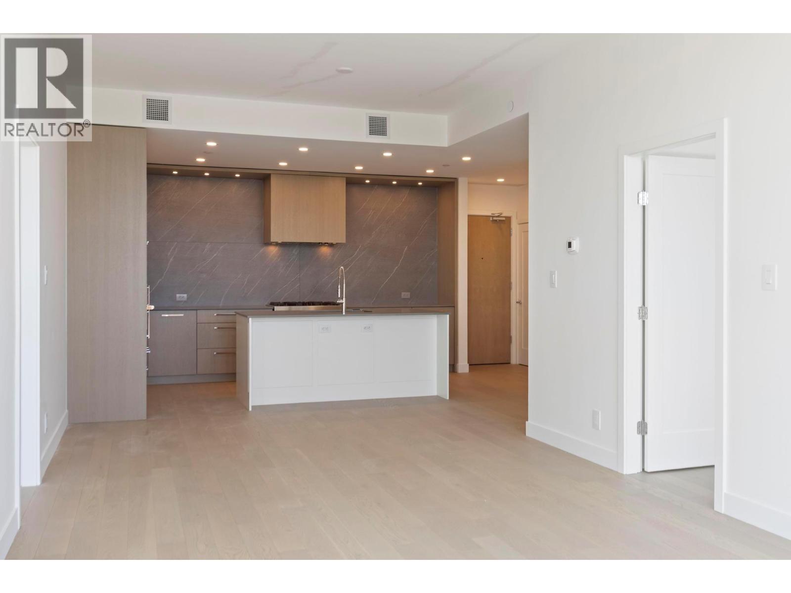 #303 3409 Lakeshore Road - 8