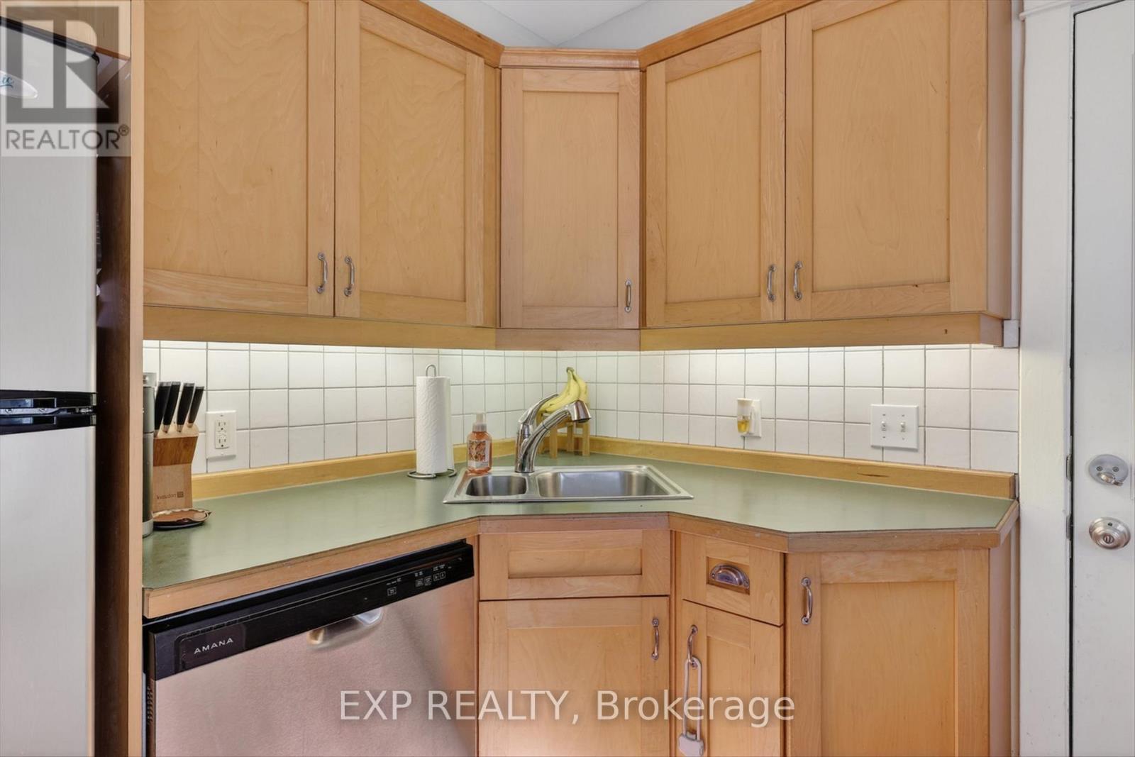 498 MCDONNEL STREET - 19