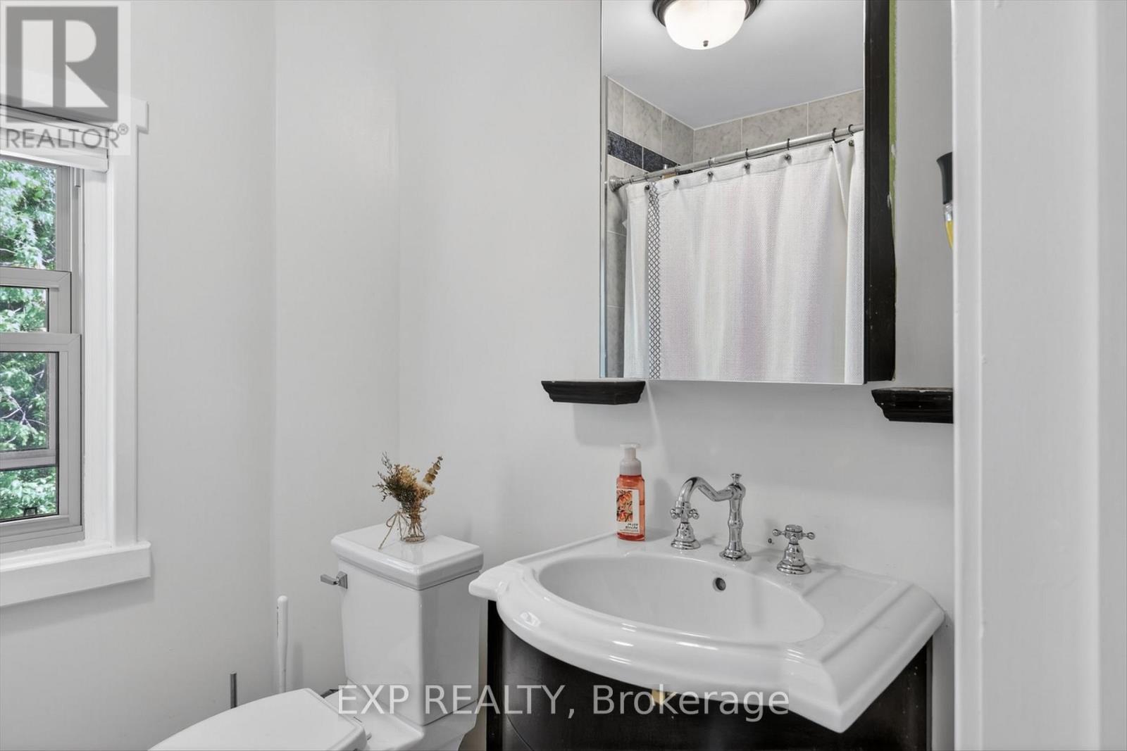 498 MCDONNEL STREET - 25