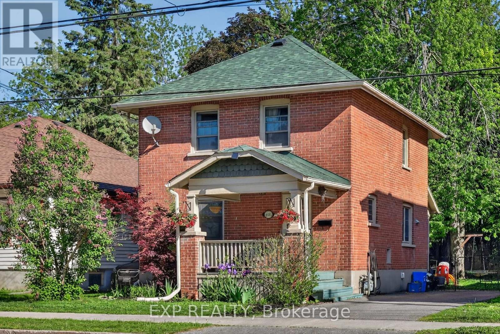 498 MCDONNEL STREET - 3