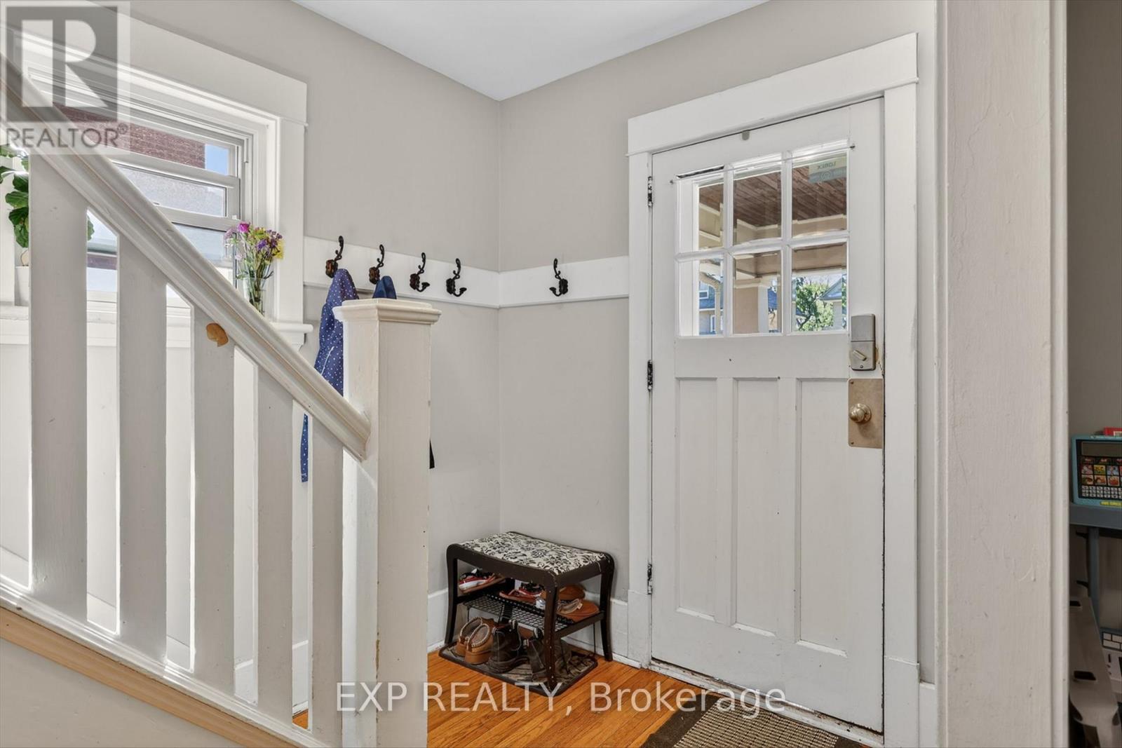 498 MCDONNEL STREET - 6