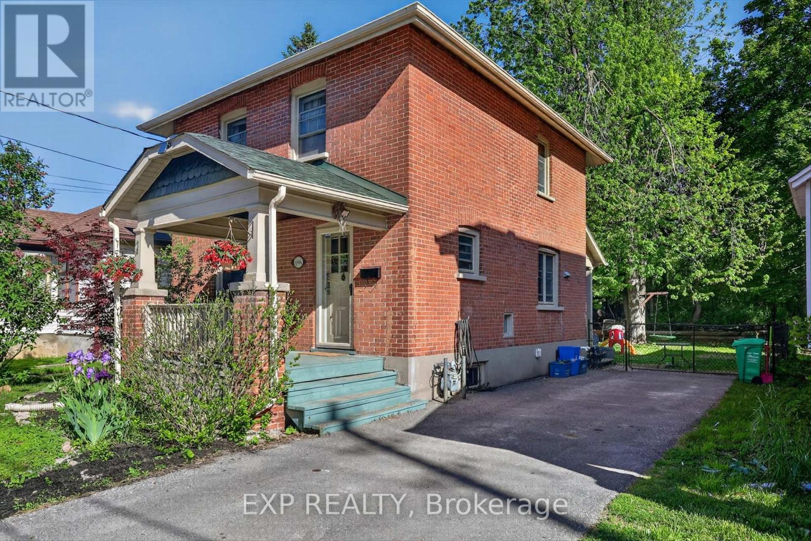 498 MCDONNEL STREET - 4