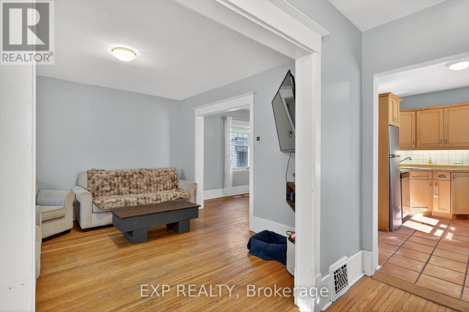 498 MCDONNEL STREET - 8