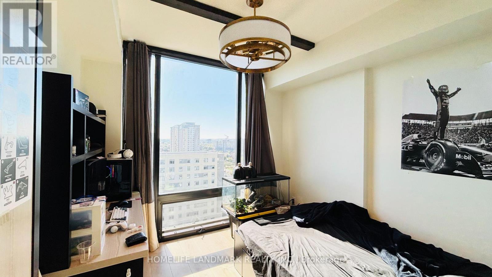 #1536 145 COLUMBIA STREET W - 32