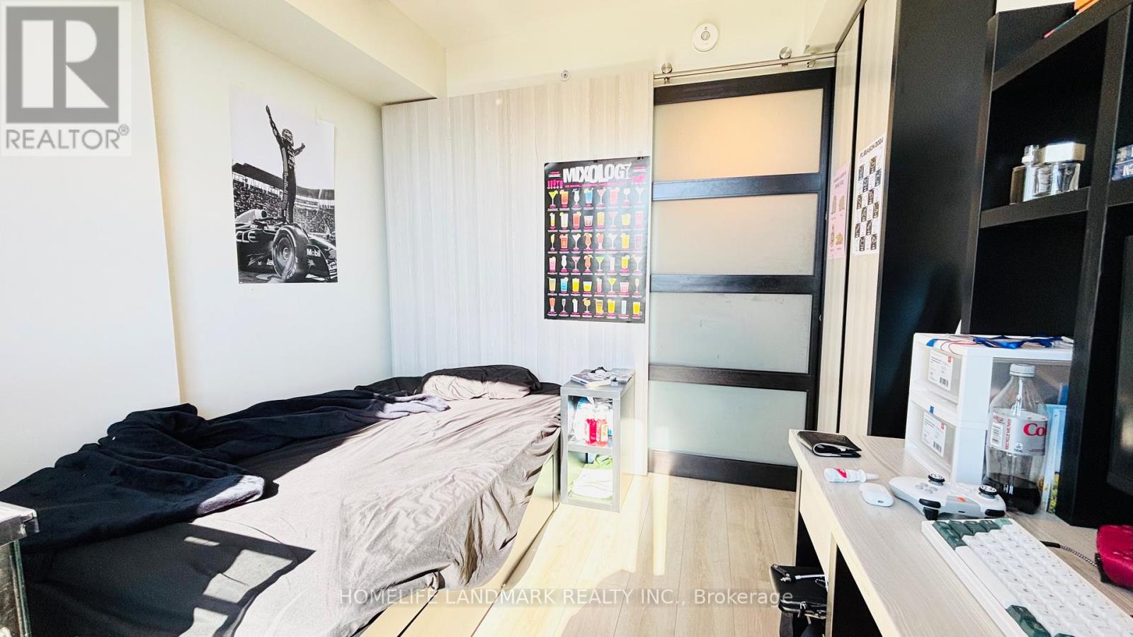 #1536 145 COLUMBIA STREET W - 33