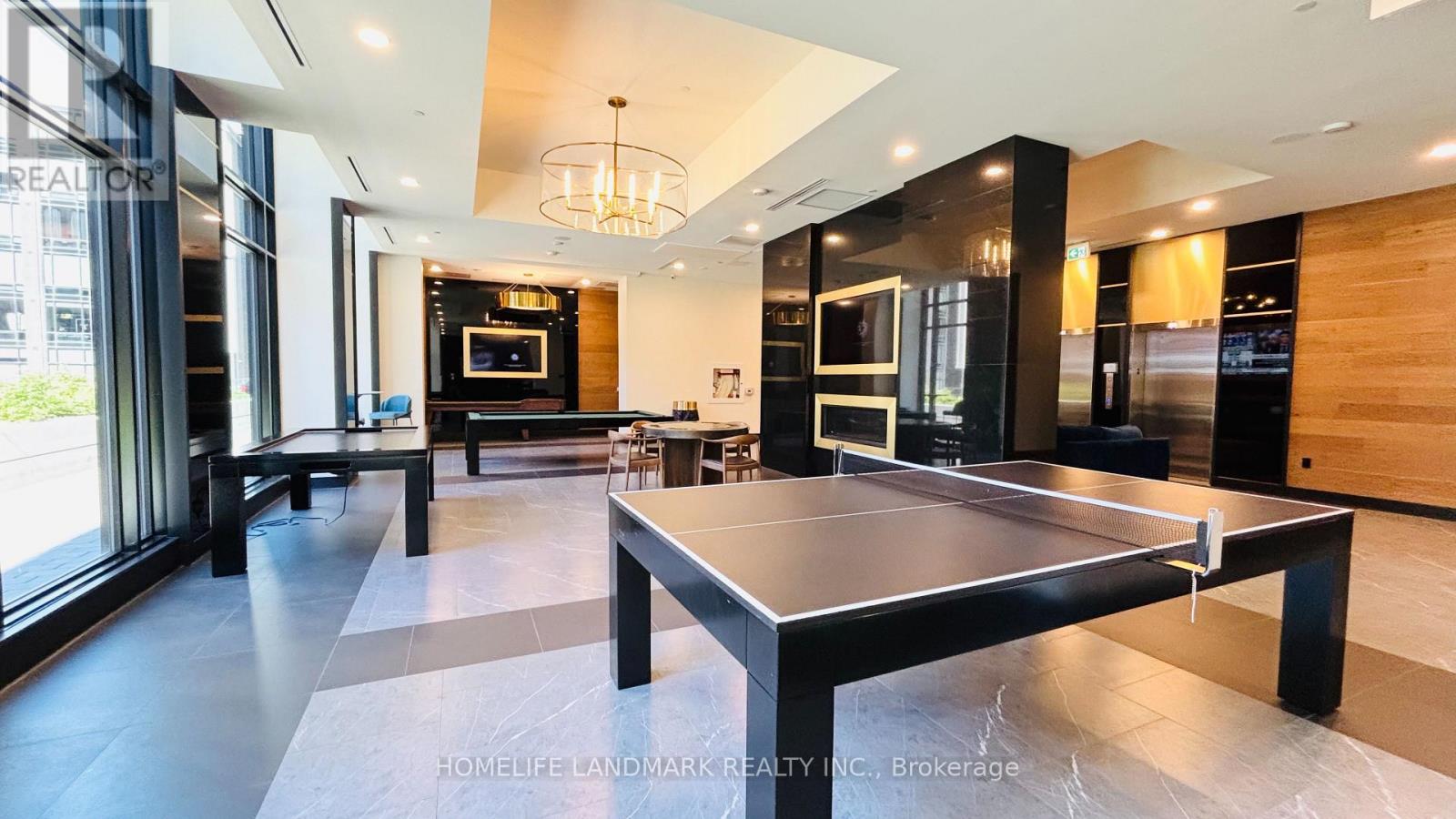 #1536 145 COLUMBIA STREET W - 40