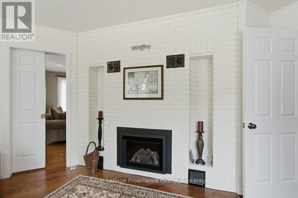 218 LOCK ROAD - 11