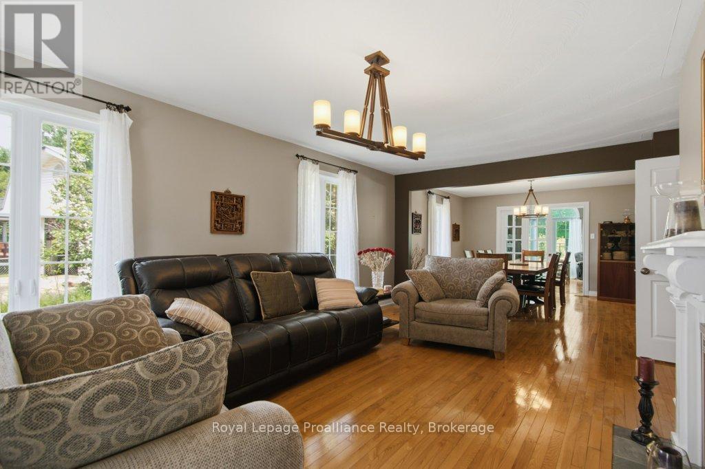 218 LOCK ROAD - 12