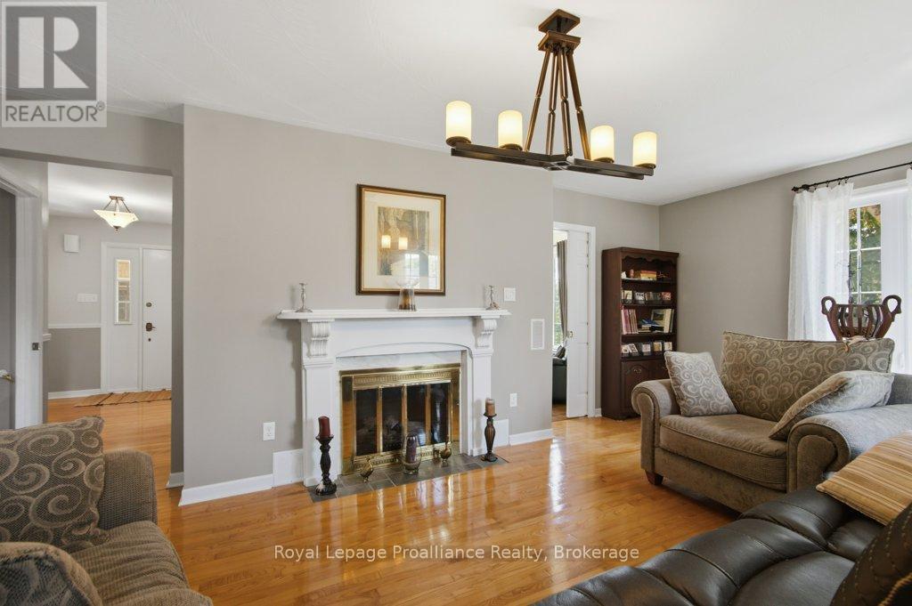 218 LOCK ROAD - 13