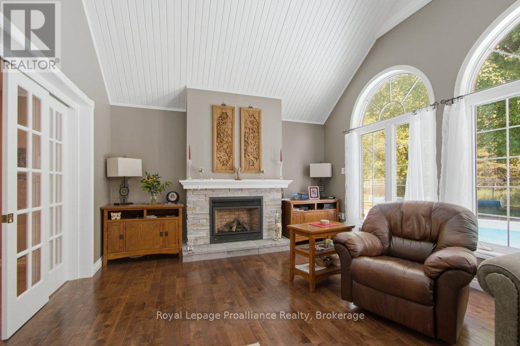 218 LOCK ROAD - 16