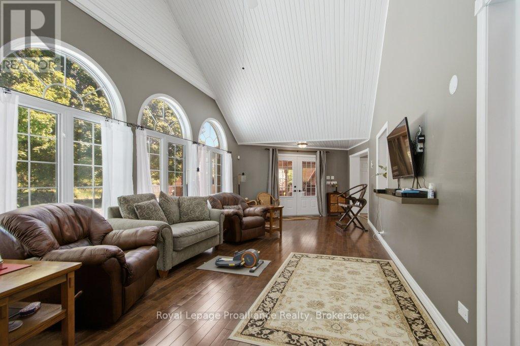 218 LOCK ROAD - 17
