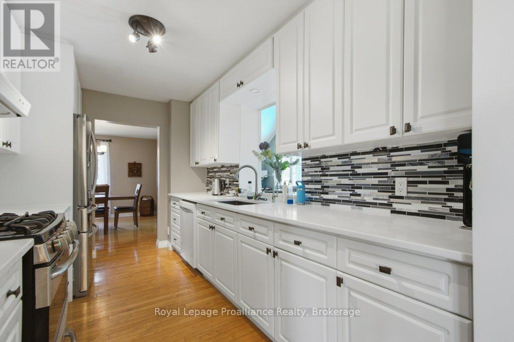 218 LOCK ROAD - 21