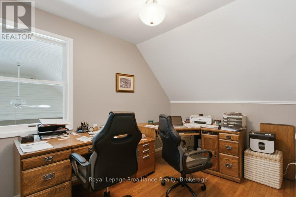 218 LOCK ROAD - 30