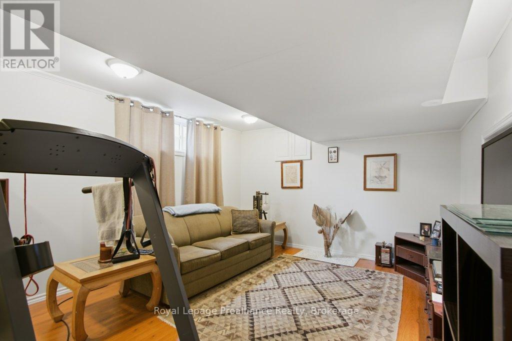218 LOCK ROAD - 33
