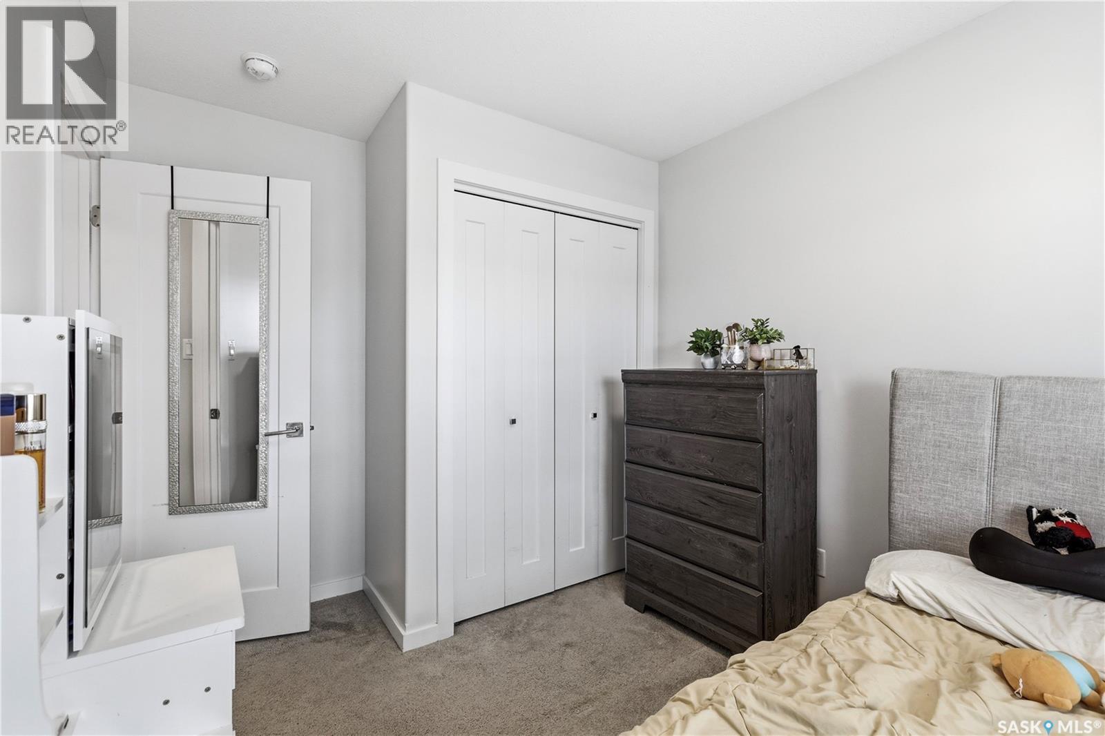 #122 2715 Narcisse DRIVE - 24