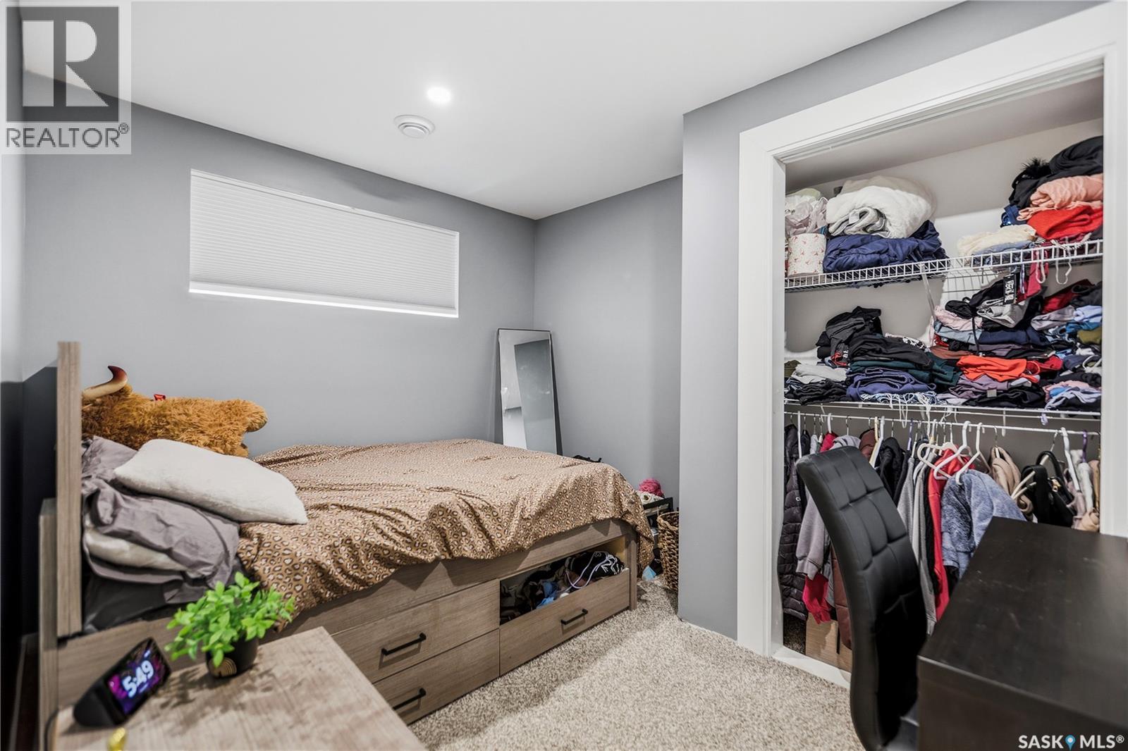 #122 2715 Narcisse DRIVE - 34