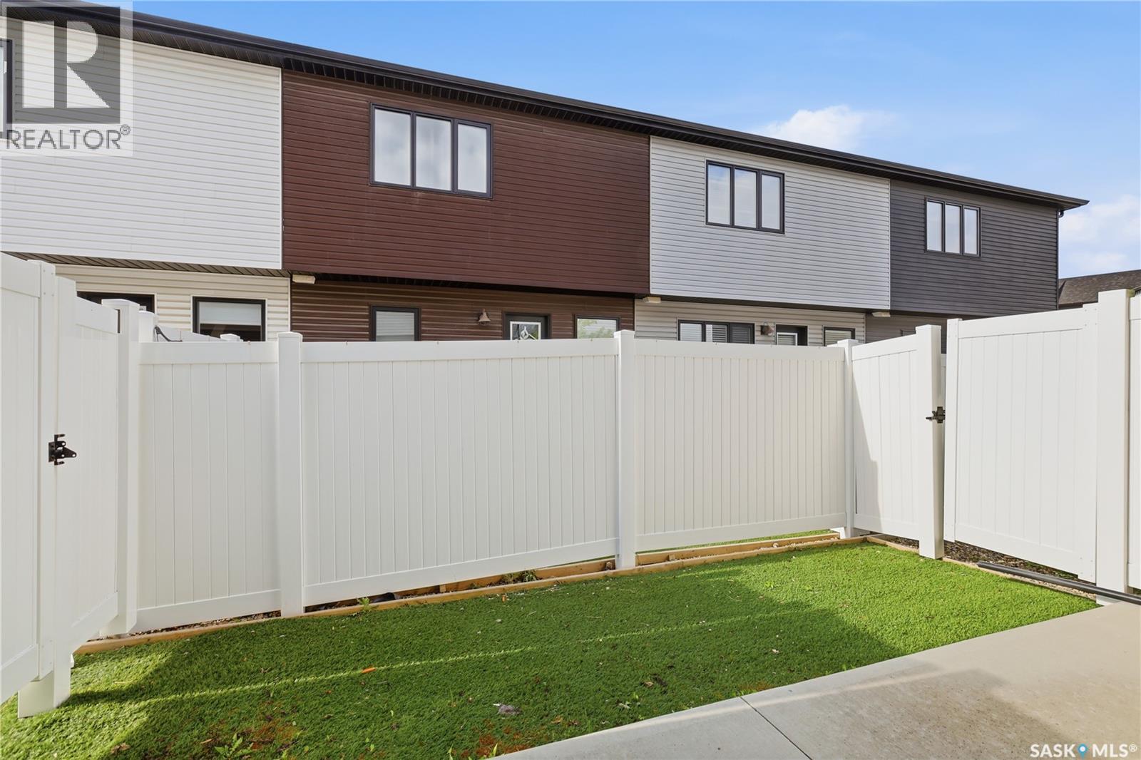 #122 2715 Narcisse DRIVE - 39