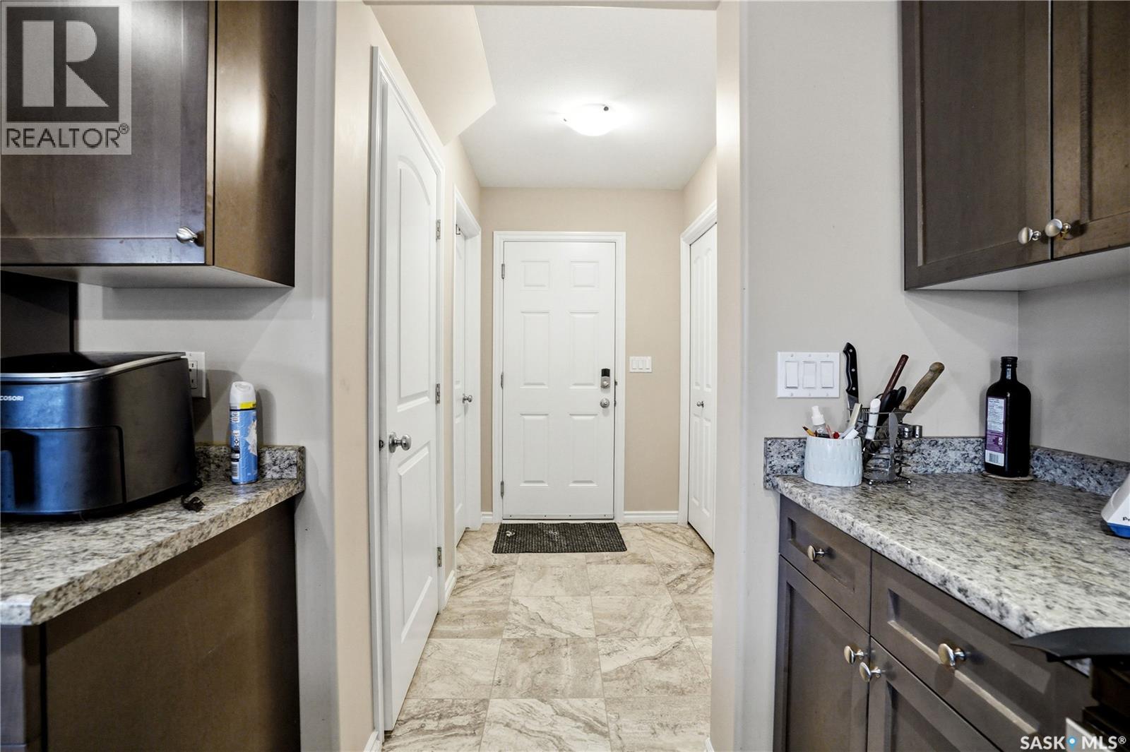 302 Dickson CRESCENT - 13