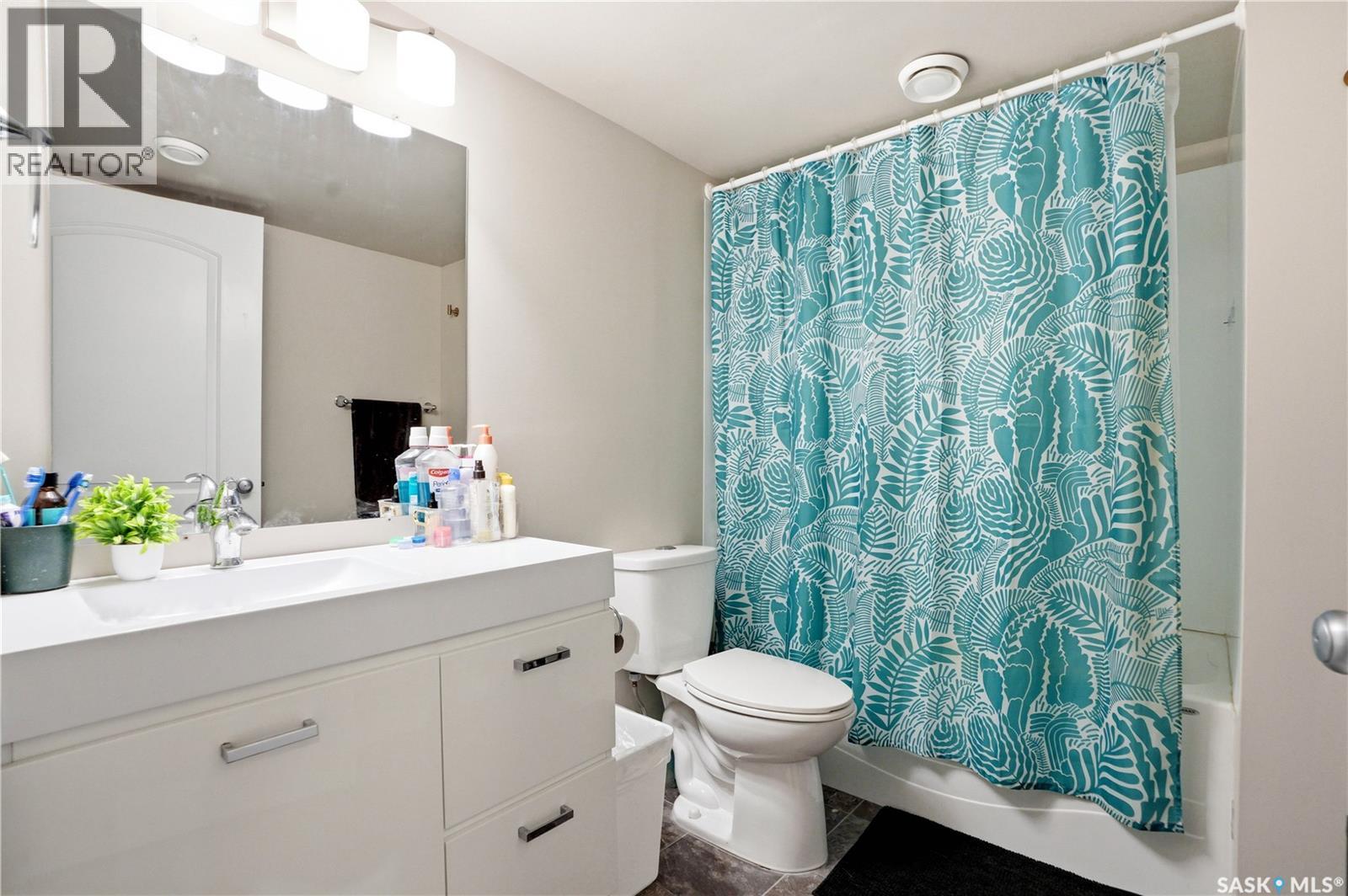 302 Dickson CRESCENT - 21