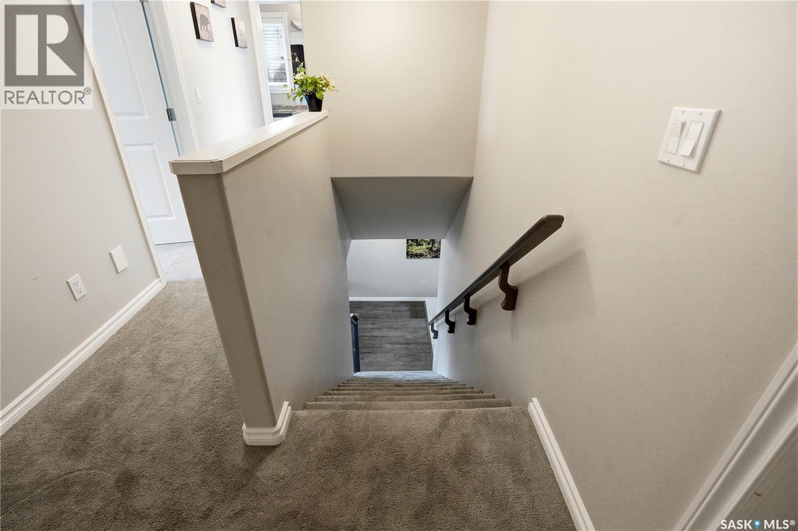 302 Dickson CRESCENT - 26
