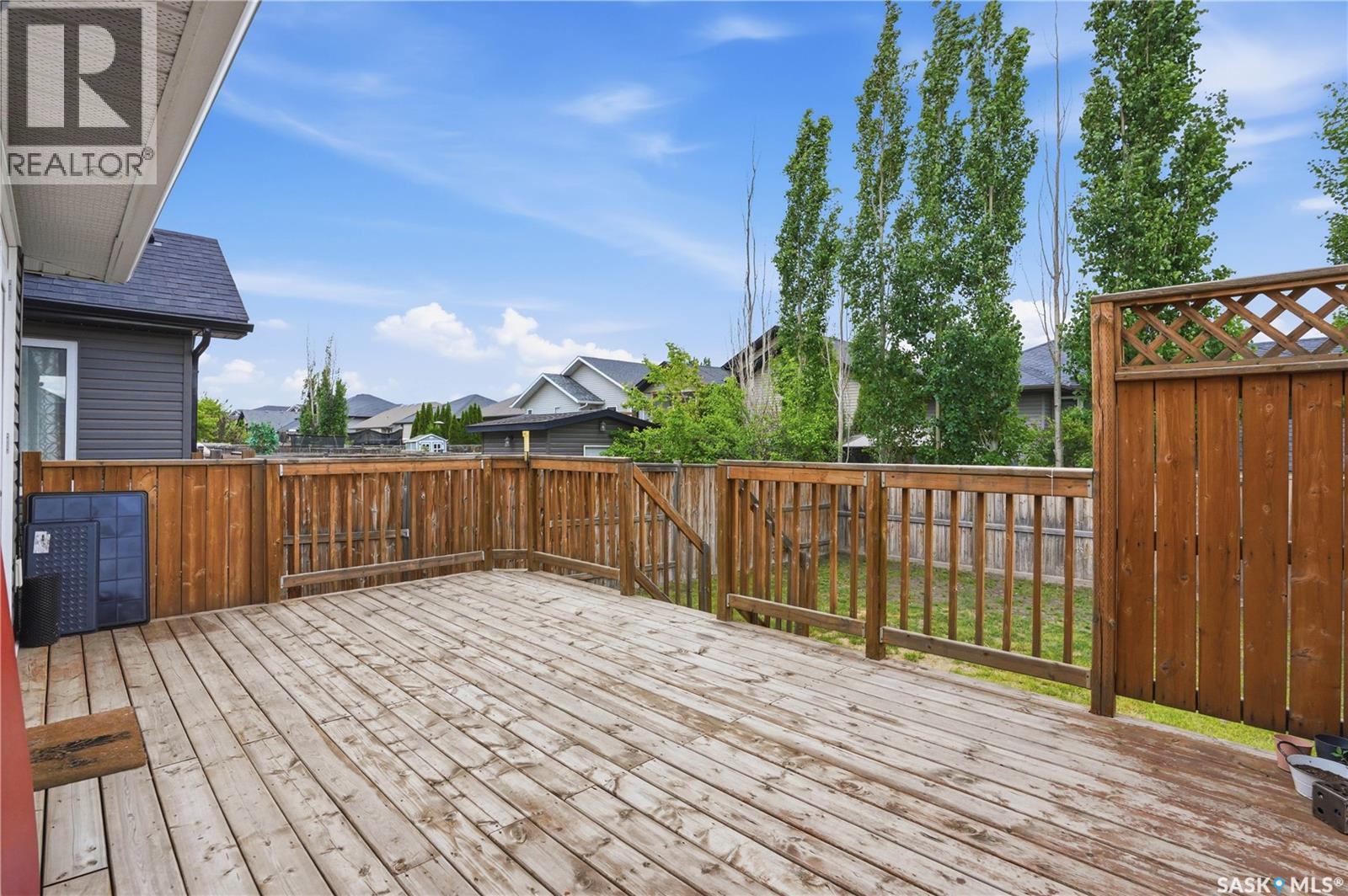 302 Dickson CRESCENT - 34