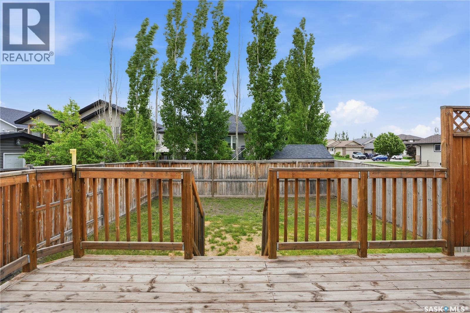 302 Dickson CRESCENT - 36