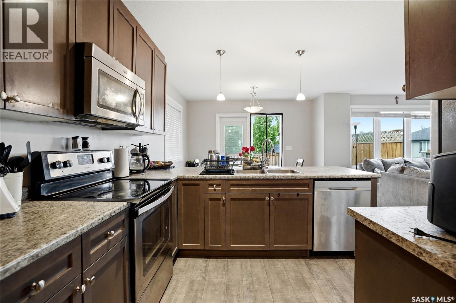 302 Dickson CRESCENT - 8