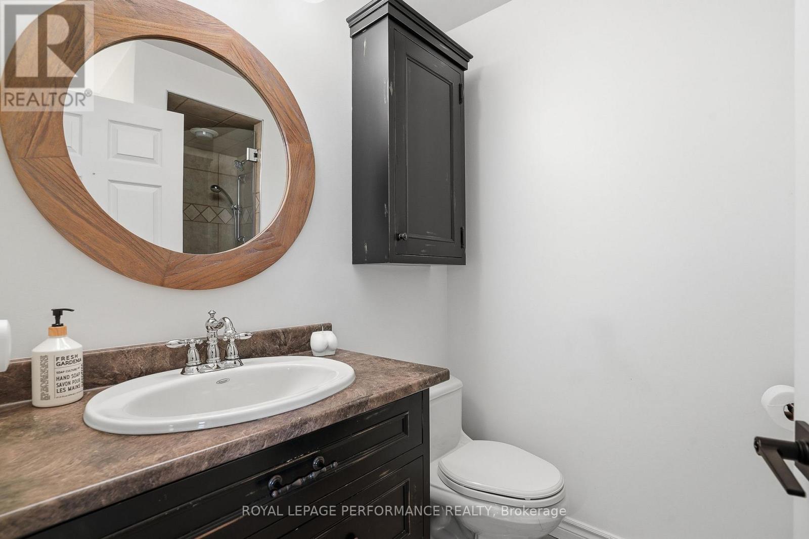905 ROYAL AVENUE - 16