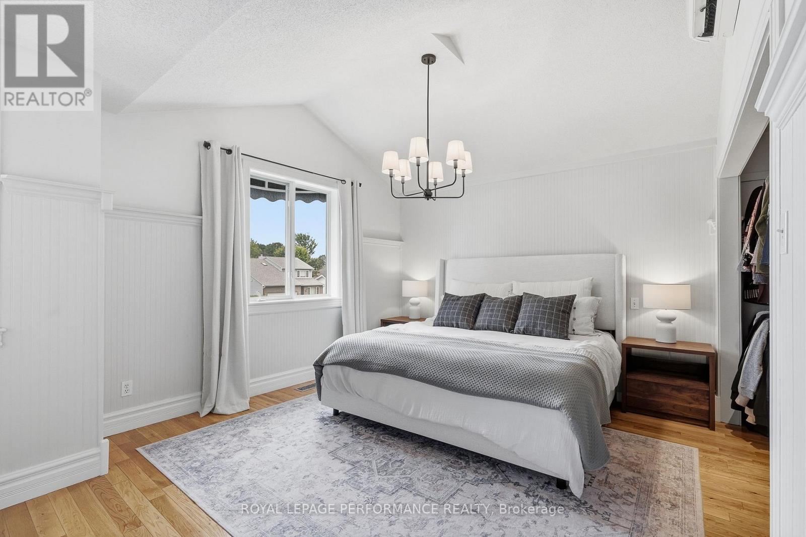 905 ROYAL AVENUE - 19