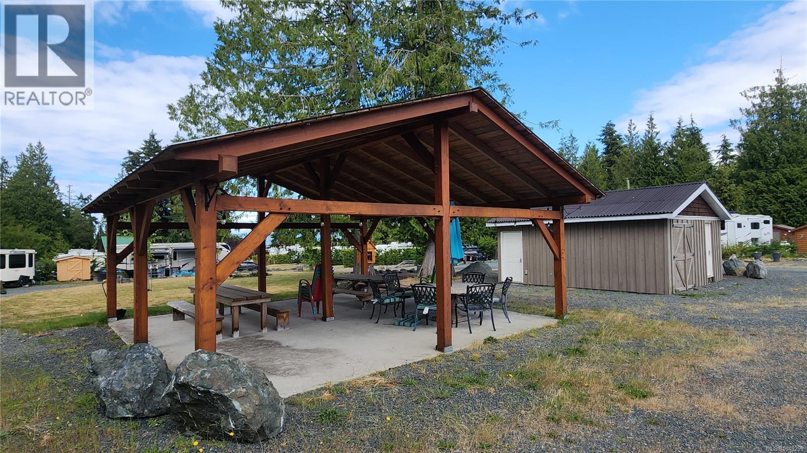 #34 6050 Island Hwy W - 11