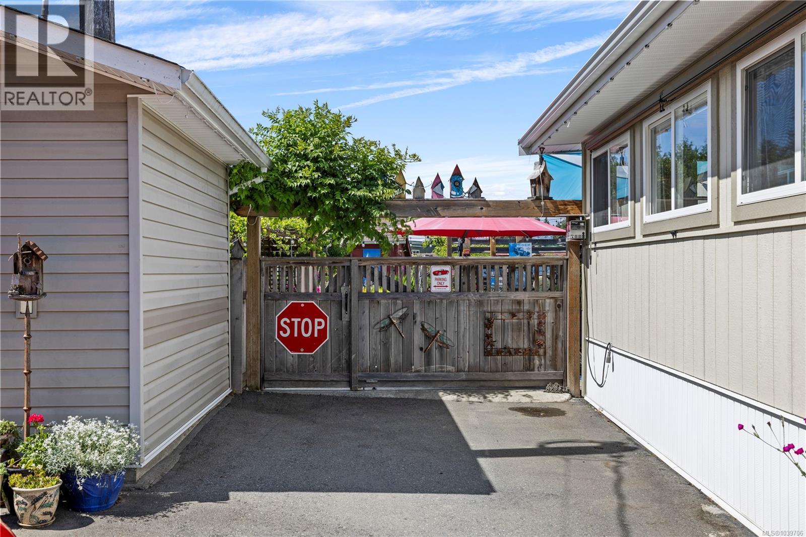 #2 1572 Seabird Rd - 28