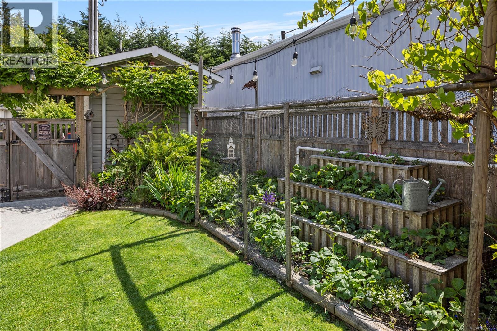 #2 1572 Seabird Rd - 30