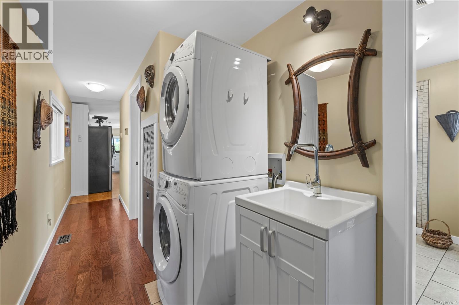 #2 1572 Seabird Rd - 45