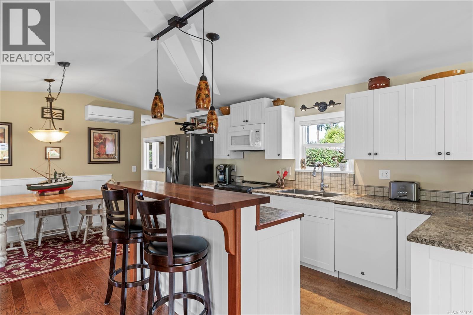 #2 1572 Seabird Rd - 8