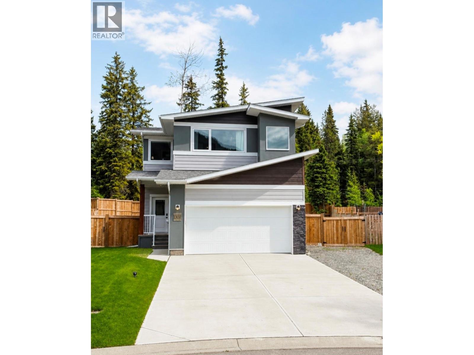 1307 Cherrywood Boulevard, Sparwood