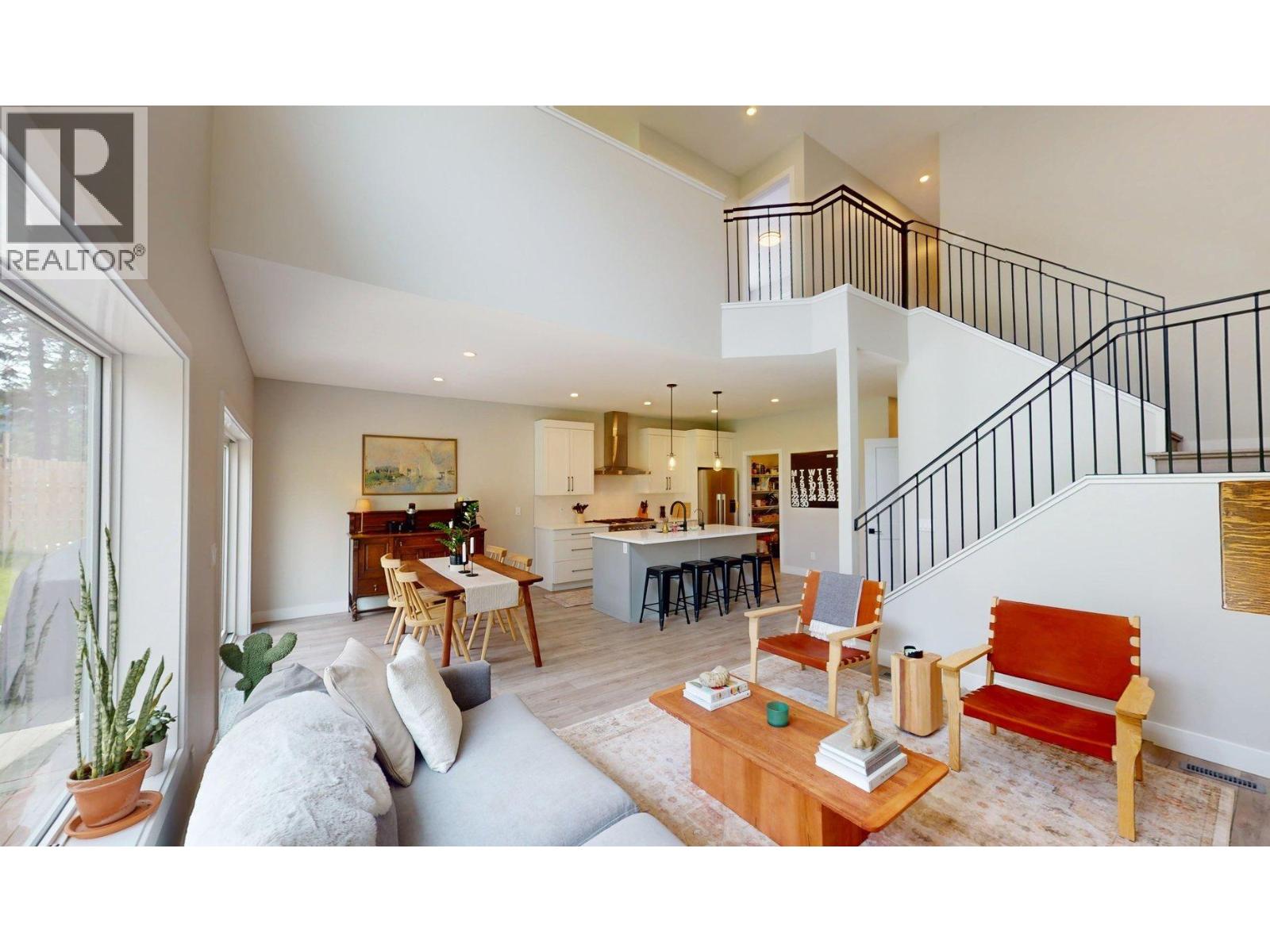 1307 Cherrywood Boulevard, Sparwood