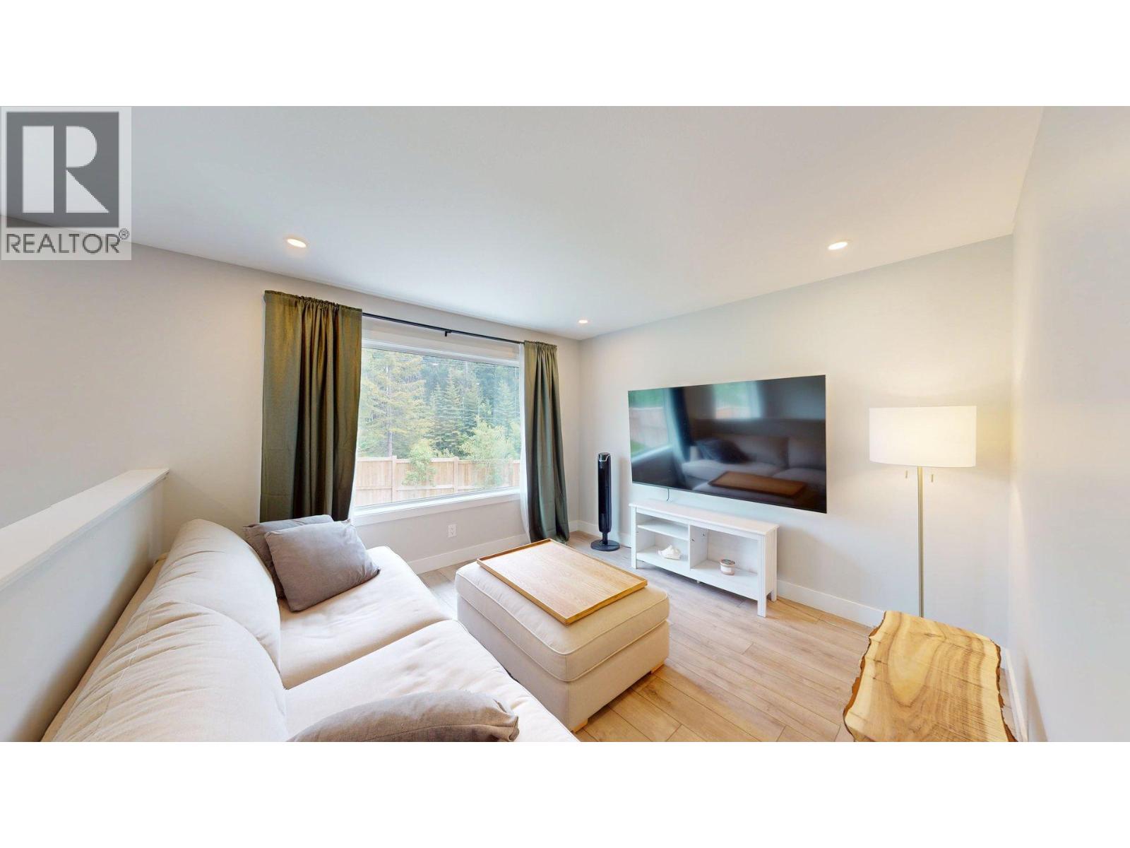 1307 Cherrywood Boulevard, Sparwood