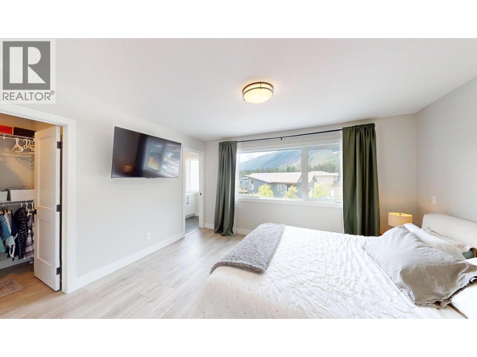 1307 Cherrywood Boulevard, Sparwood