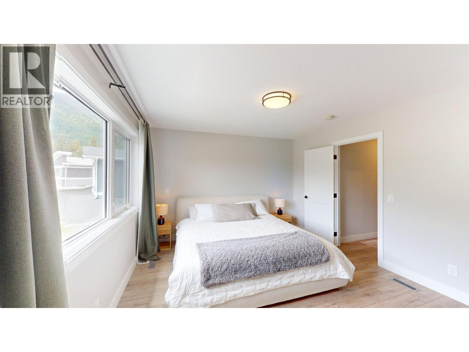 1307 Cherrywood Boulevard, Sparwood