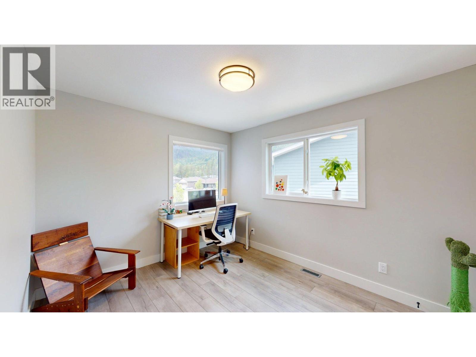1307 Cherrywood Boulevard, Sparwood