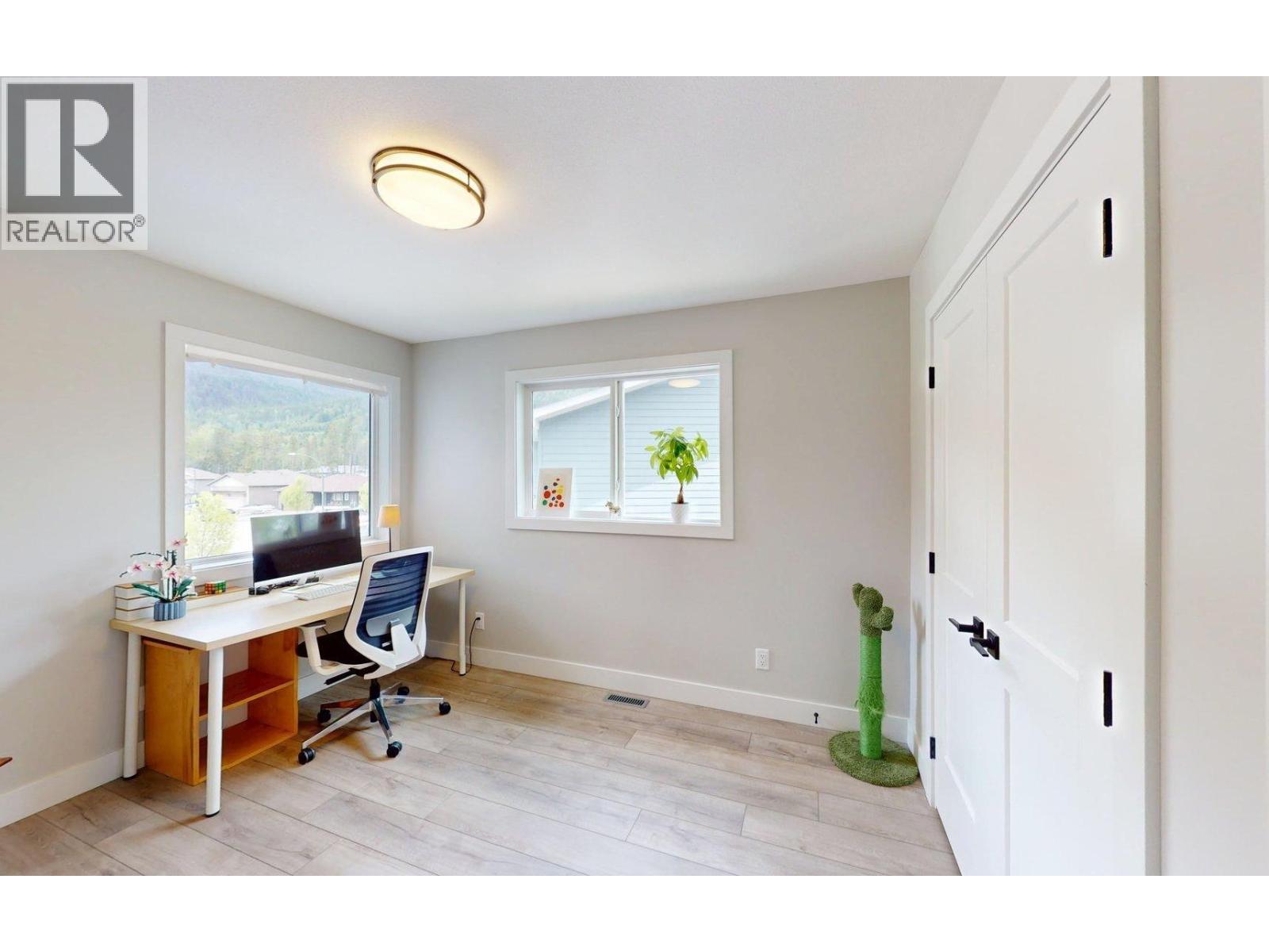1307 Cherrywood Boulevard, Sparwood