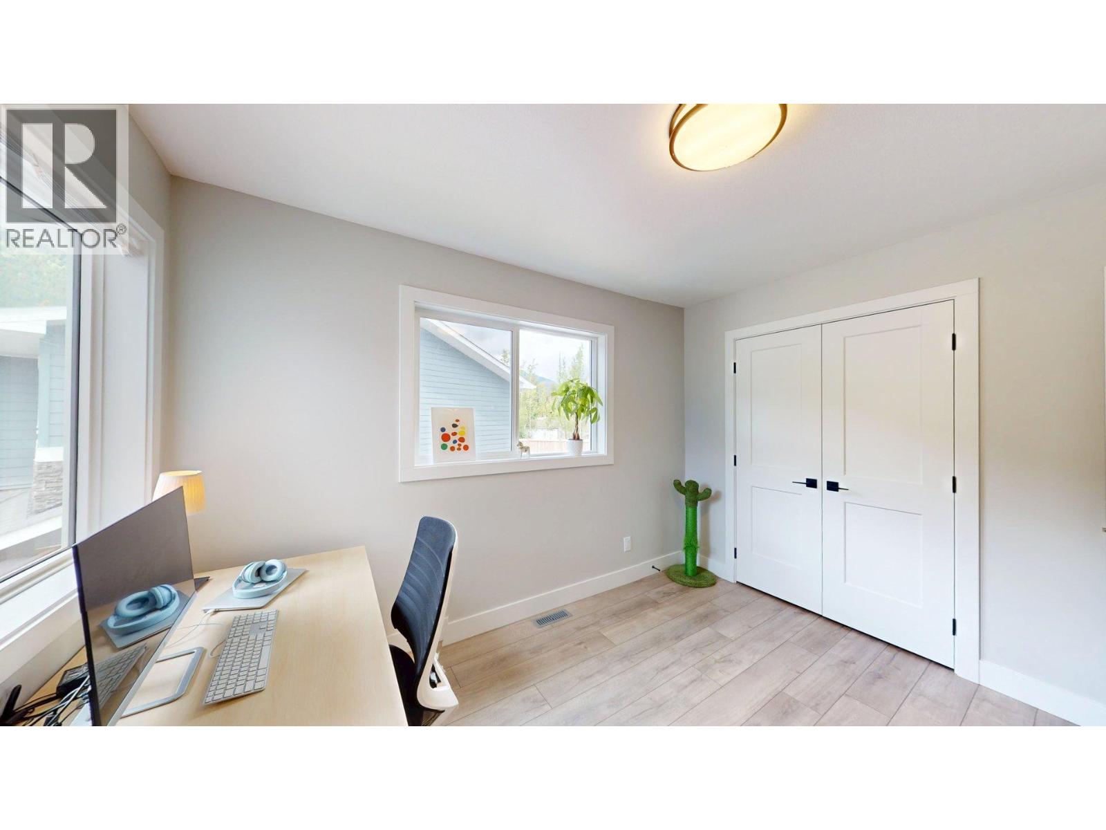 1307 Cherrywood Boulevard, Sparwood