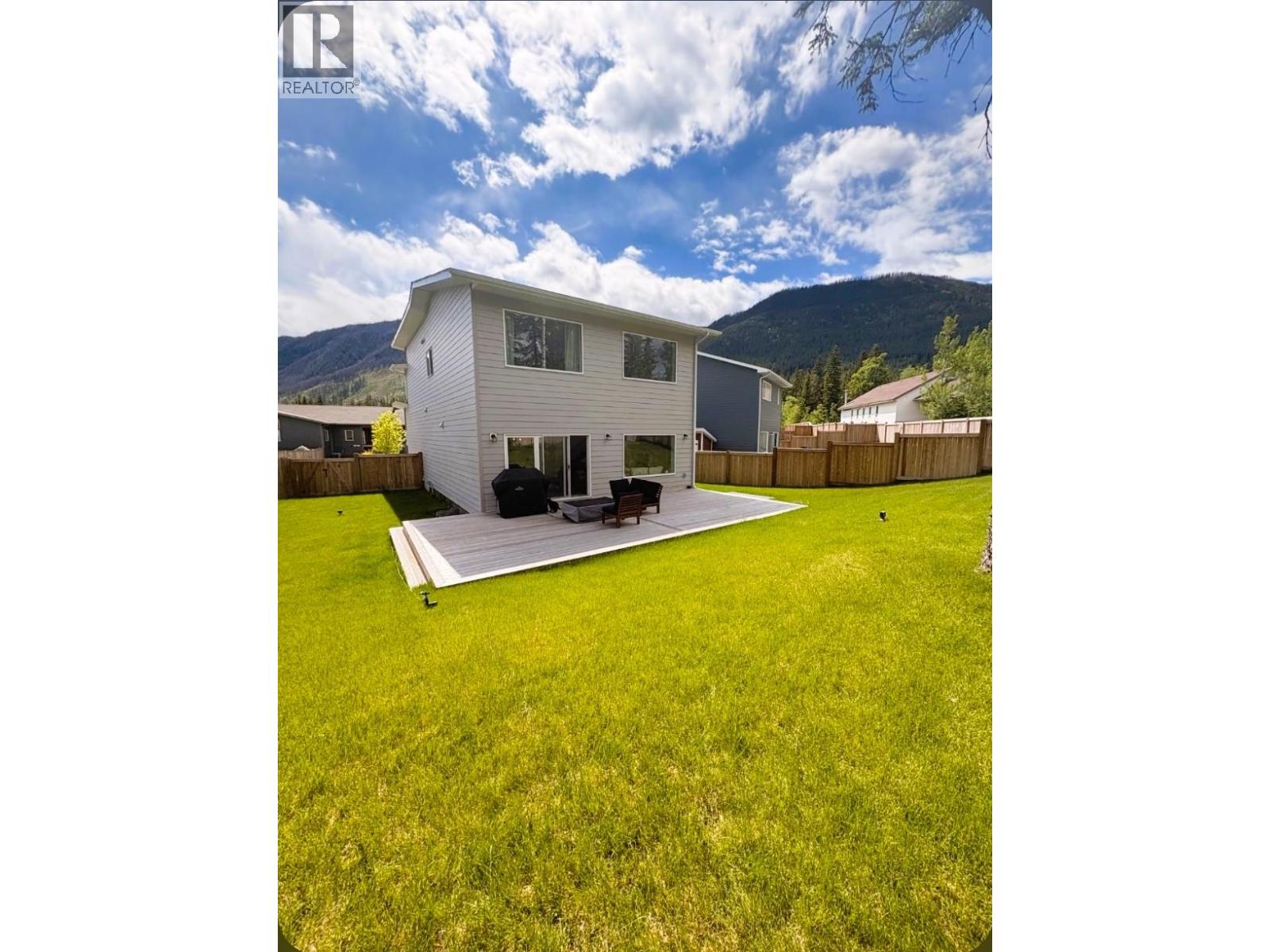 1307 Cherrywood Boulevard, Sparwood