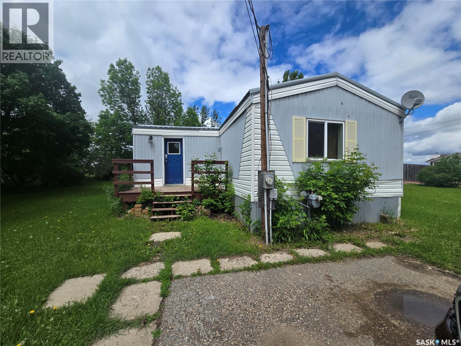 212 Railway AVENUE N - 1