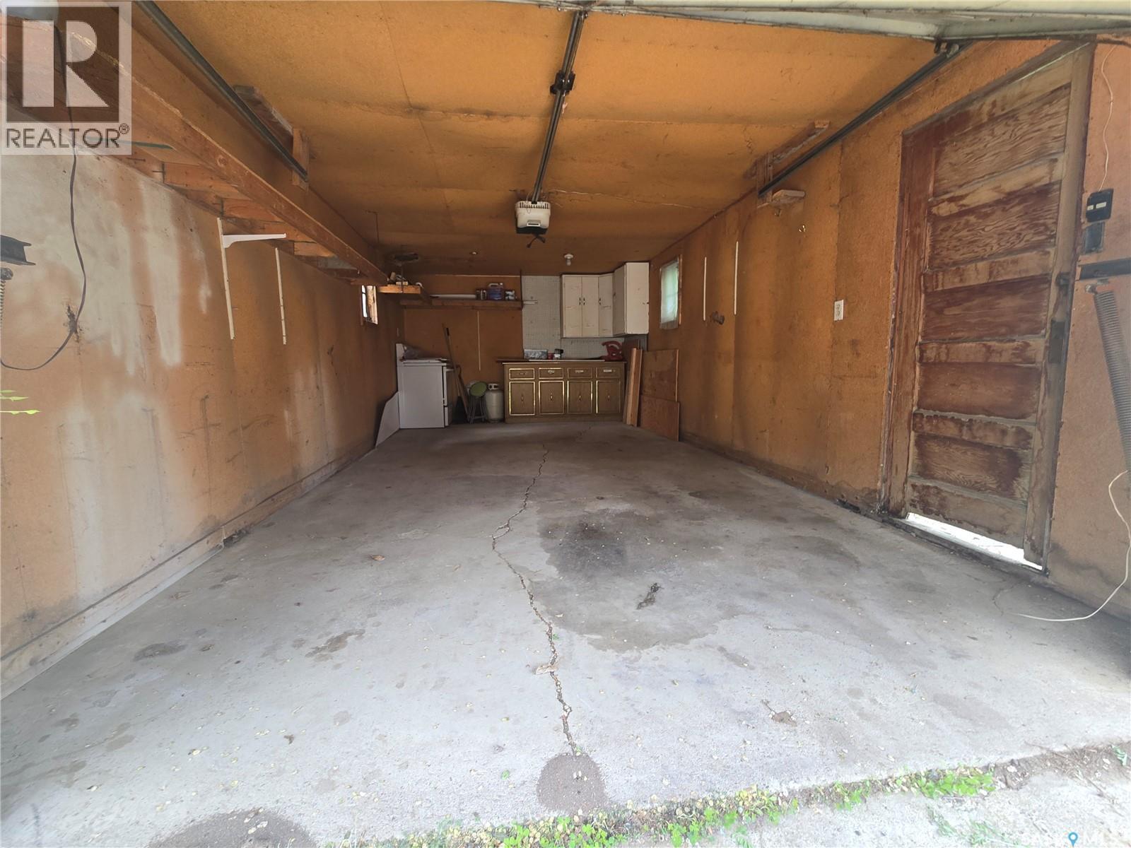 212 Railway AVENUE N - 6