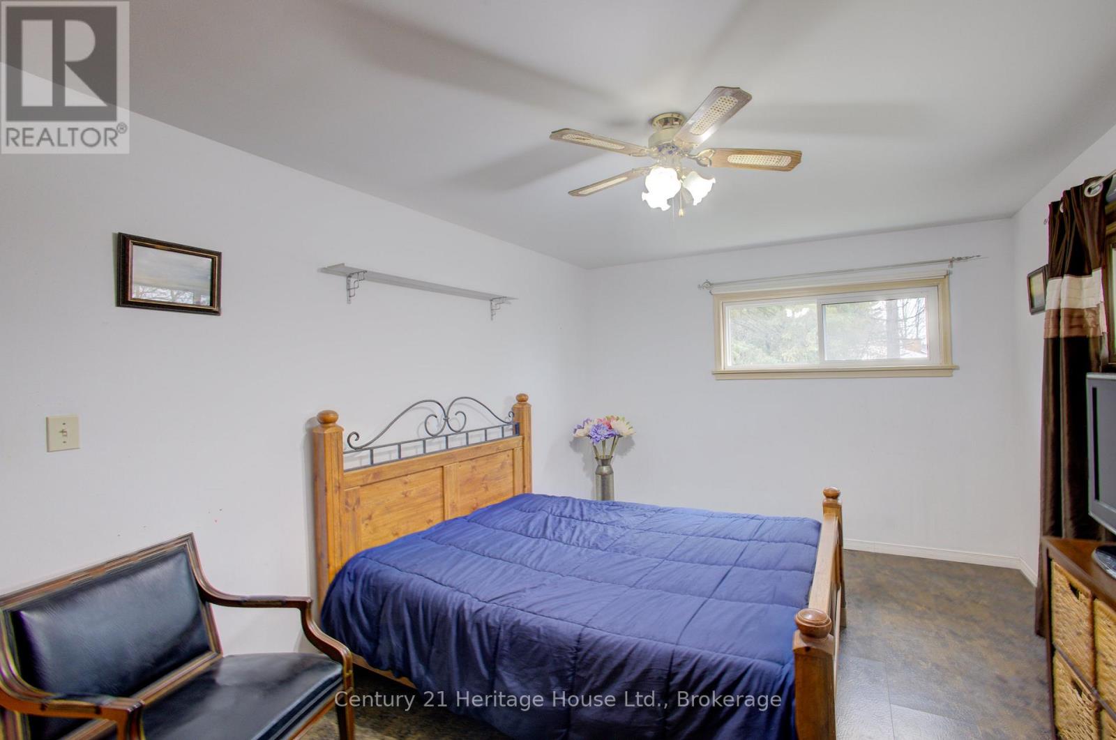 252 DURHAM ROAD W - 19