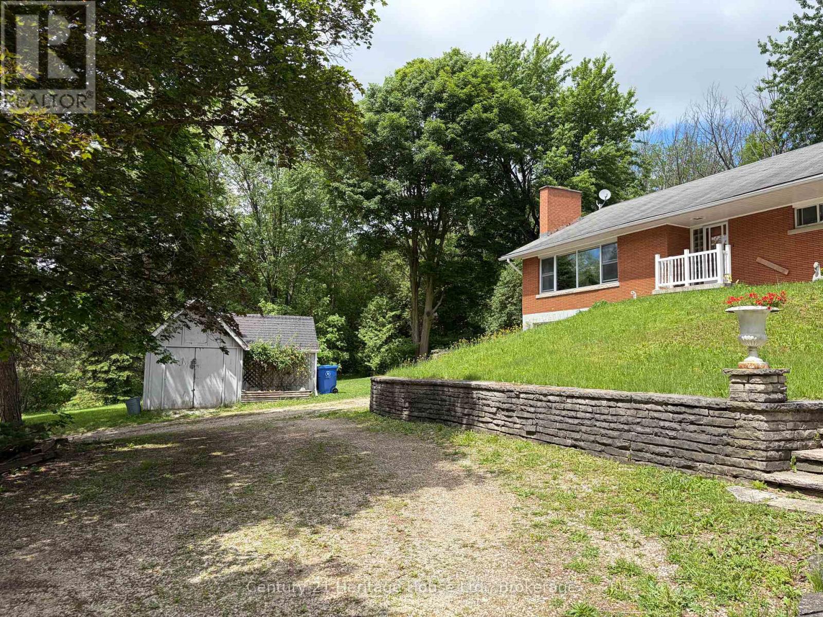 252 DURHAM ROAD W - 2