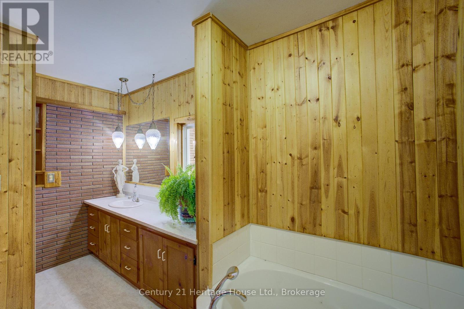 252 DURHAM ROAD W - 29