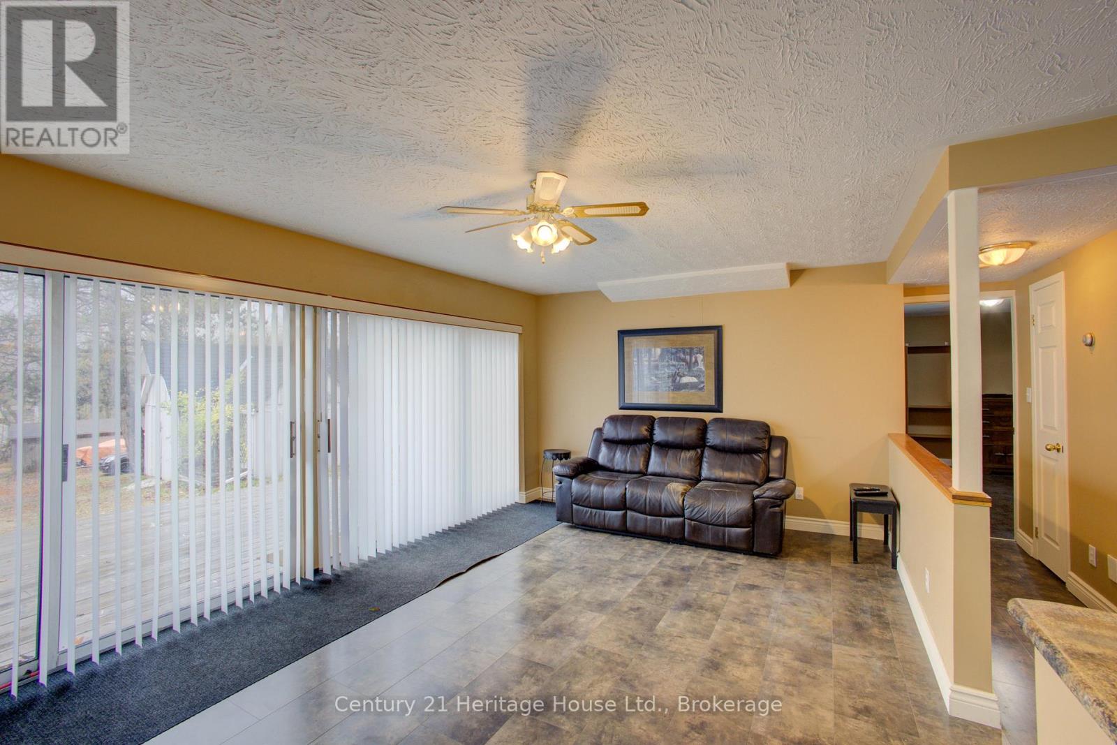 252 DURHAM ROAD W - 33